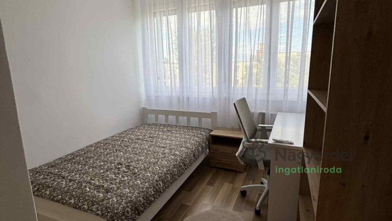 Debrecen, Egyetemváros, Lakás, csúsztatott zsalus  