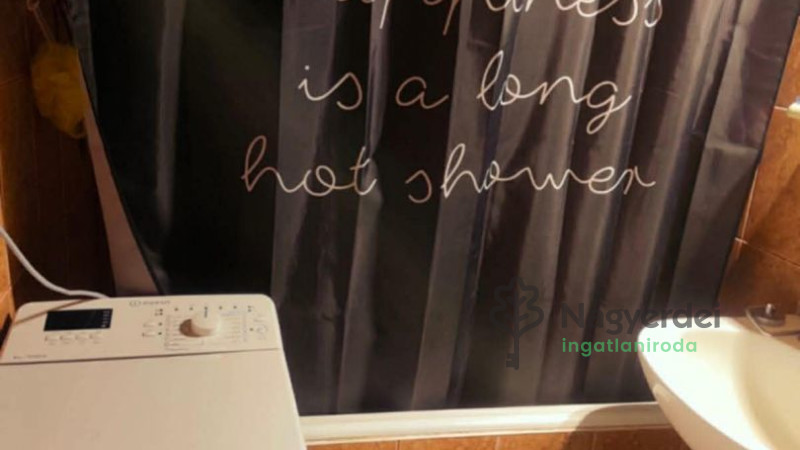 Debrecen, Nagyerdő, Lakás, tégla lakás  