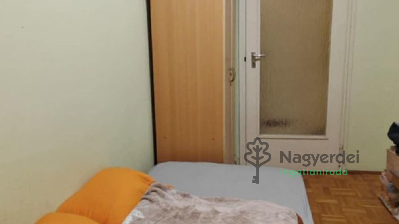 Debrecen, Nagyerdő, Lakás, tégla lakás  