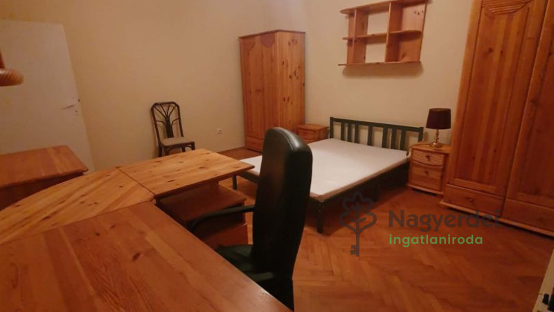 Debrecen, Péterfia, Lakás, tégla lakás  