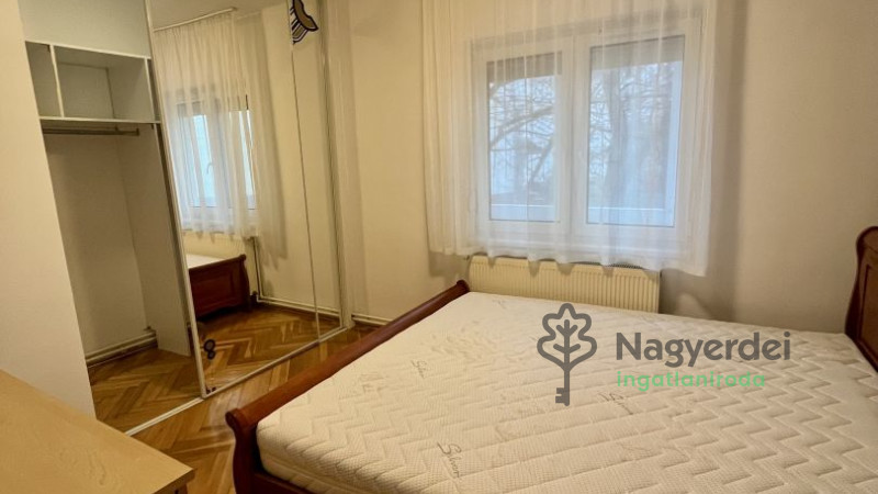 Debrecen, Nagyerdő, Lakás, tégla lakás  