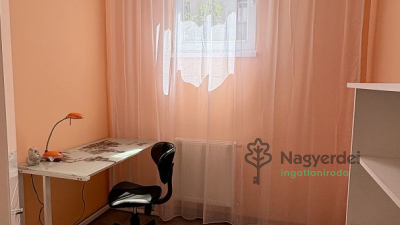 Debrecen, Sestakert, Lakás, tégla lakás  