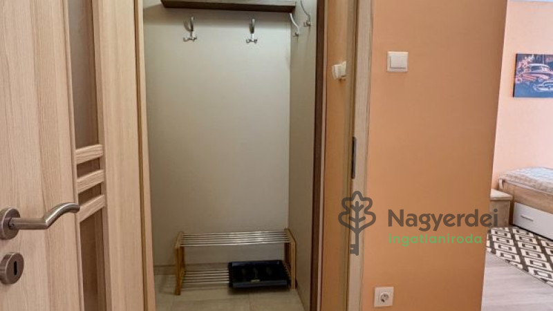 Debrecen, Sestakert, Lakás, tégla lakás  