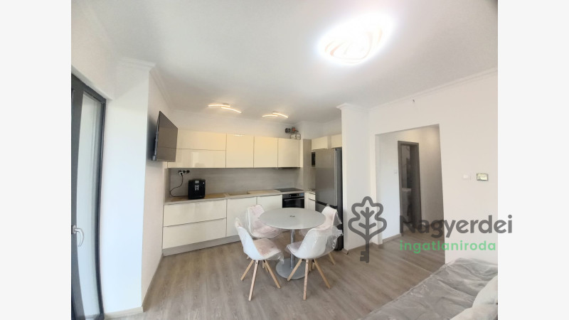 Debrecen, Egyetemváros, Lakás, tégla lakás  