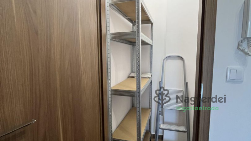 Debrecen, Nagyerdőalja, Lakás, tégla lakás  