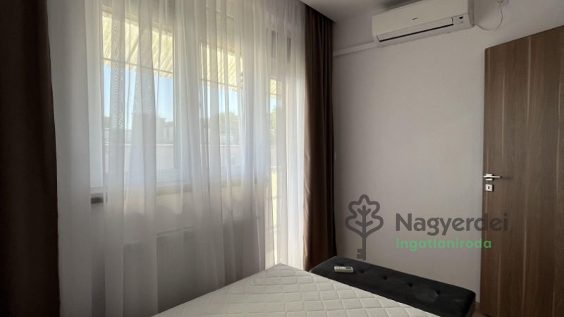 Debrecen, Nagyerdőalja, Lakás, tégla lakás  