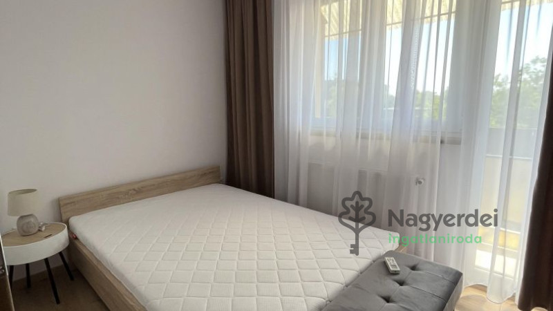 Debrecen, Nagyerdőalja, Lakás, tégla lakás  