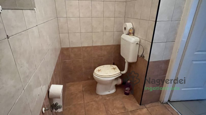 Debrecen, Belváros, Üzlethelyiség, nem üzletközpontban  