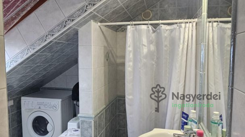 Debrecen, Nagyerdőalja, Lakás, tégla lakás  