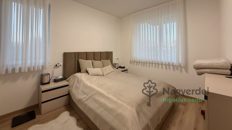 Debrecen, Homokkert, Lakás, tégla lakás  