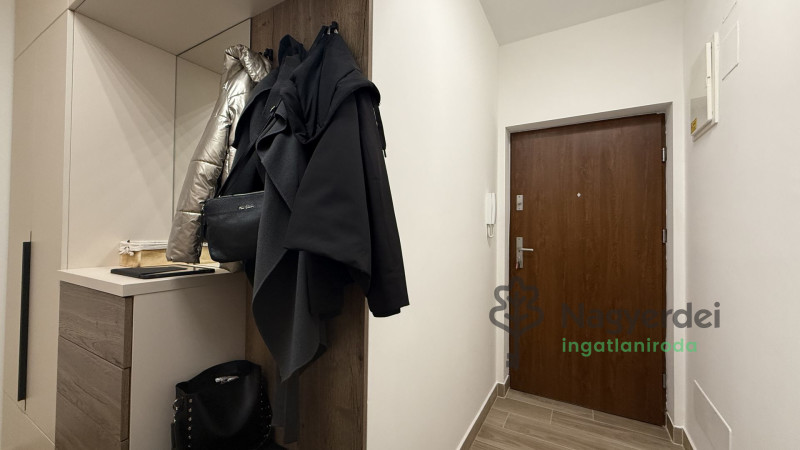 Debrecen, Homokkert, Lakás, tégla lakás  