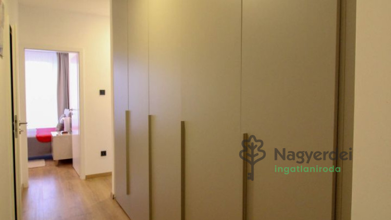 Debrecen, Széchenyikert, Lakás, tégla lakás  