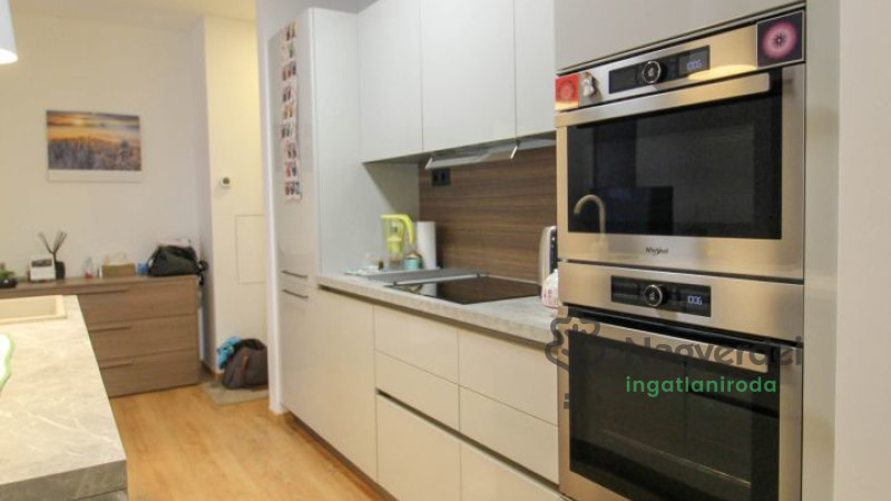 Debrecen, Széchenyikert, Lakás, tégla lakás  