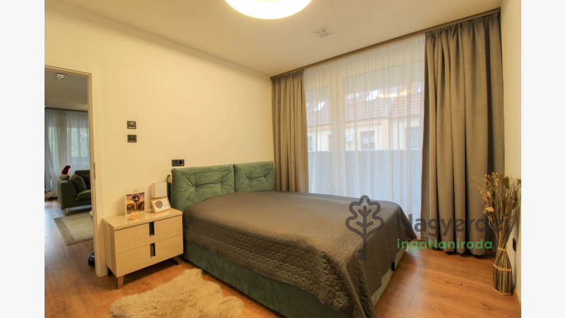 Debrecen, Széchenyikert, Lakás, tégla lakás  