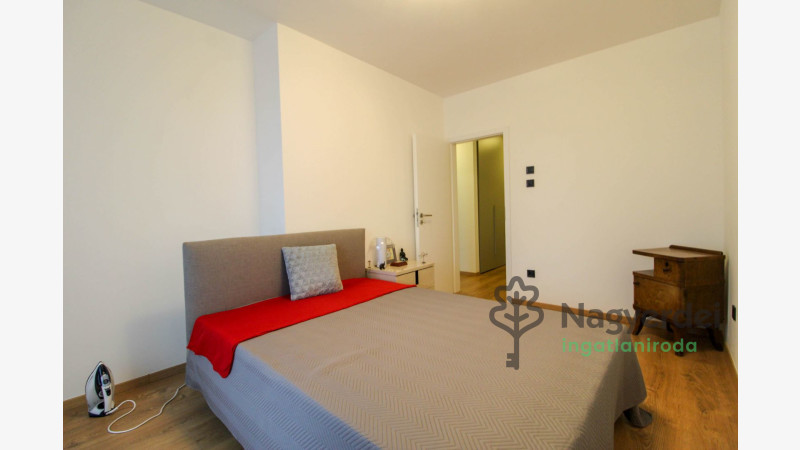 Debrecen, Széchenyikert, Lakás, tégla lakás  