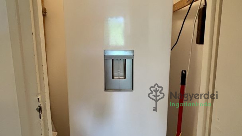 Debrecen, Nagyerdő, Lakás, tégla lakás  