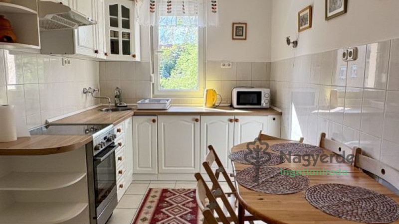 Debrecen, Nagyerdő, Lakás, tégla lakás  