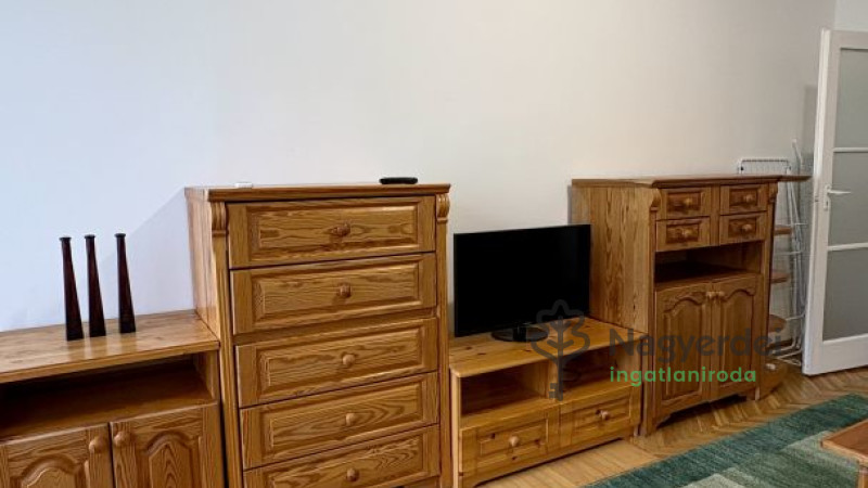 Debrecen, Nagyerdő, Lakás, tégla lakás  