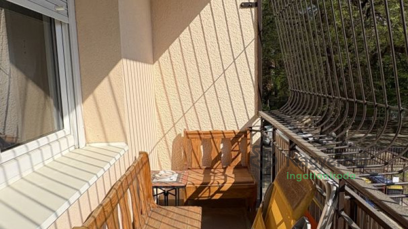 Debrecen, Nagyerdő, Lakás, tégla lakás  