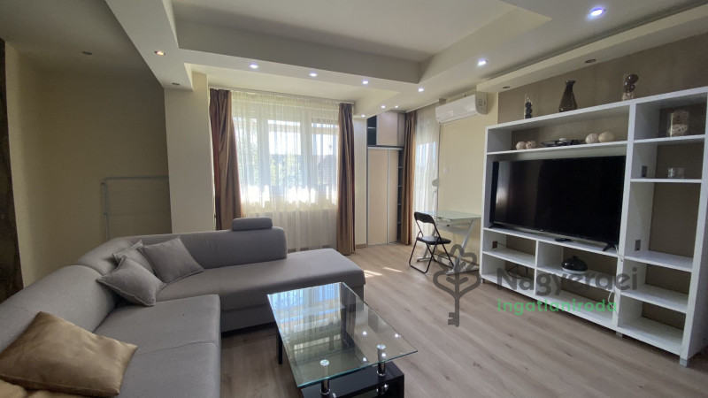 Debrecen, Belváros, Lakás, tégla lakás  