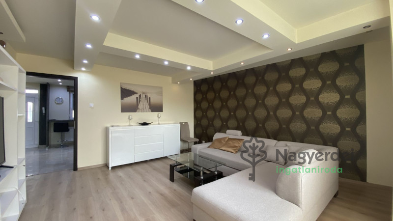 Debrecen, Belváros, Lakás, tégla lakás  