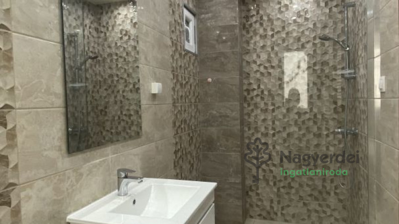 Debrecen, Belváros, Lakás, tégla lakás  