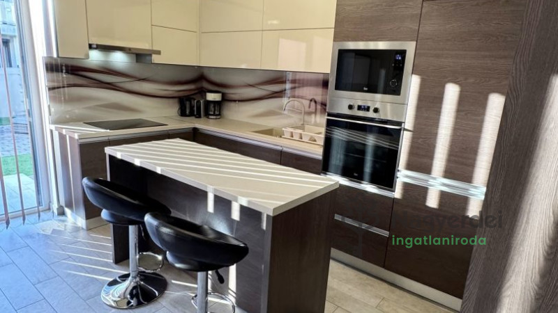 Debrecen, Újkert, Lakás, tégla lakás  