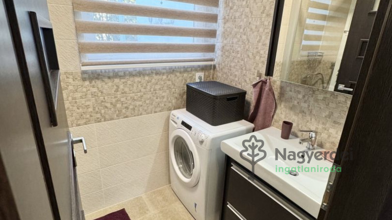 Debrecen, Újkert, Lakás, tégla lakás  