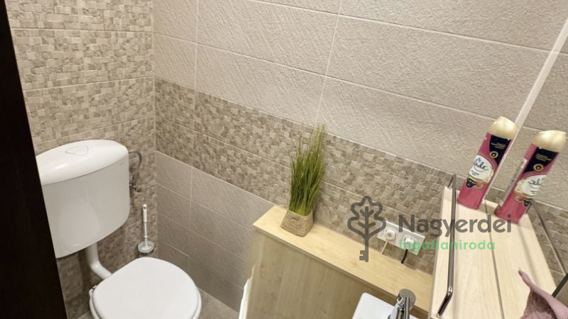 Debrecen, Újkert, Lakás, tégla lakás  