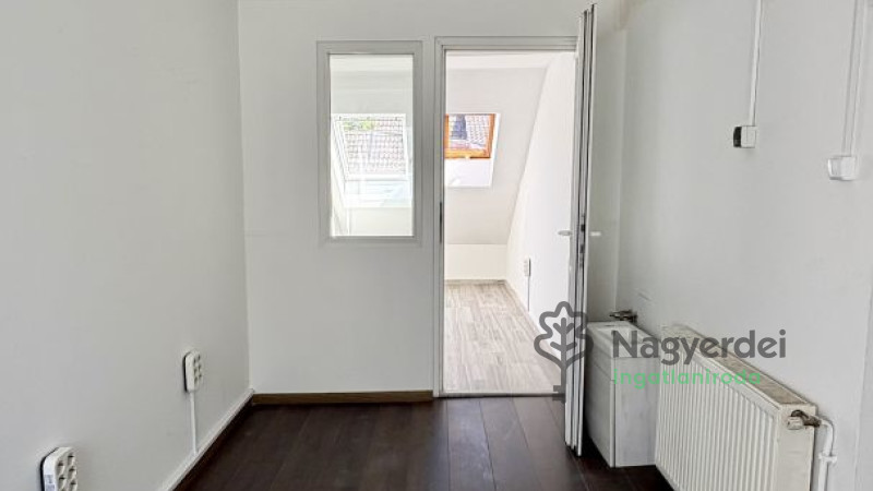 Debrecen, Vénkert, Üzlethelyiség, nem üzletközpontban  