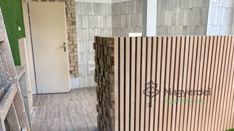 Debrecen, Vénkert, Üzlethelyiség, nem üzletközpontban  