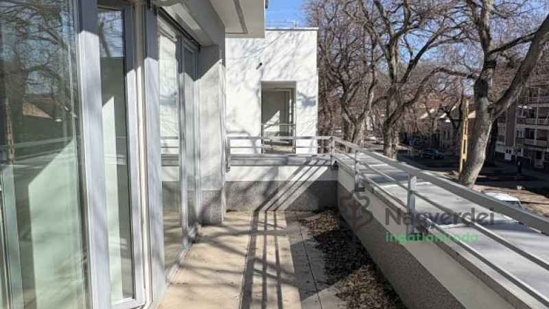 Debrecen, Belváros, Lakás, tégla lakás  