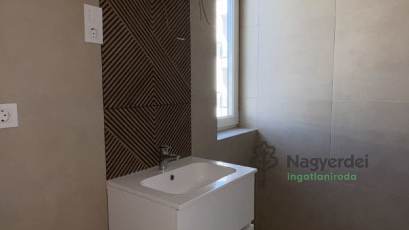 Debrecen, Belváros, Lakás, tégla lakás  