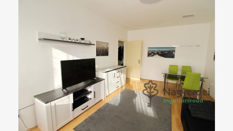 Debrecen, Lakás, tégla lakás  