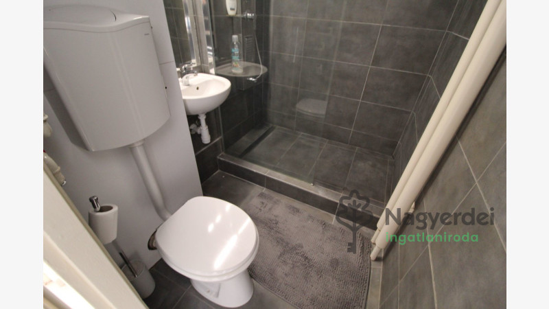 Debrecen, Lakás, tégla lakás  