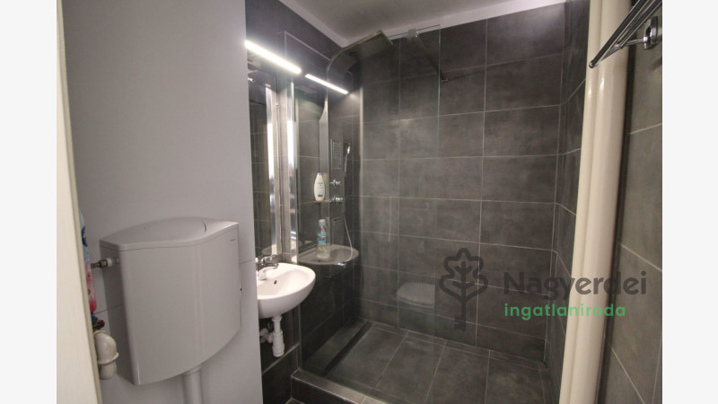 Debrecen, Lakás, tégla lakás  