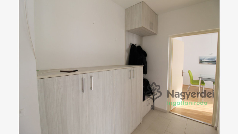 Debrecen, Lakás, tégla lakás  