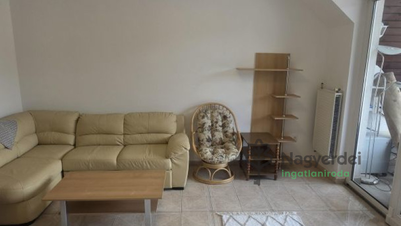 Debrecen, Nagyerdőalja, Lakás, tégla lakás  
