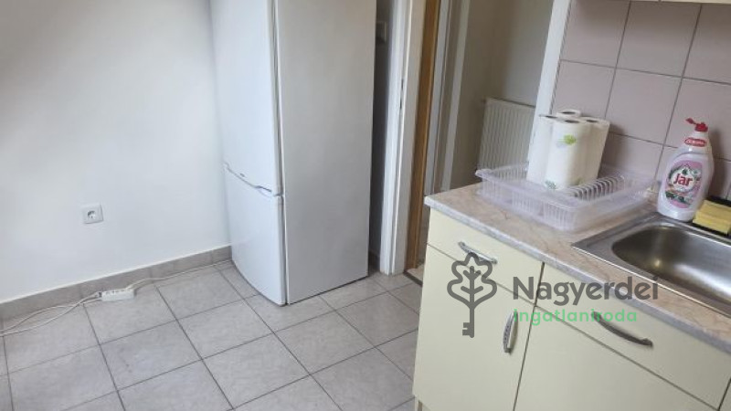 Debrecen, Nagyerdőalja, Lakás, tégla lakás  