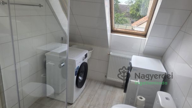 Debrecen, Nagyerdőalja, Lakás, tégla lakás  