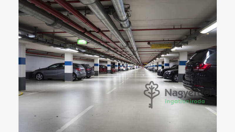 Debrecen, Szentlászlófalva, Garázs, teremgarázs  