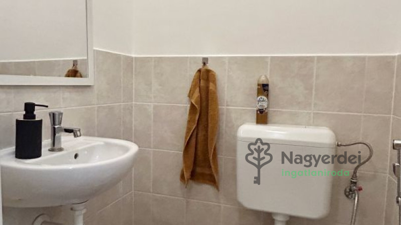 Debrecen, Sestakert, Lakás, tégla lakás  