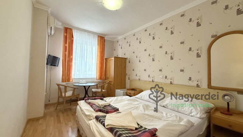 Hajdúszoboszló, Kereskedelmi ingatlan, panzió  