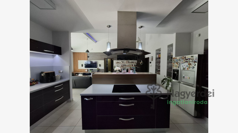 Debrecen, Husztikert, Ház, családi ház  