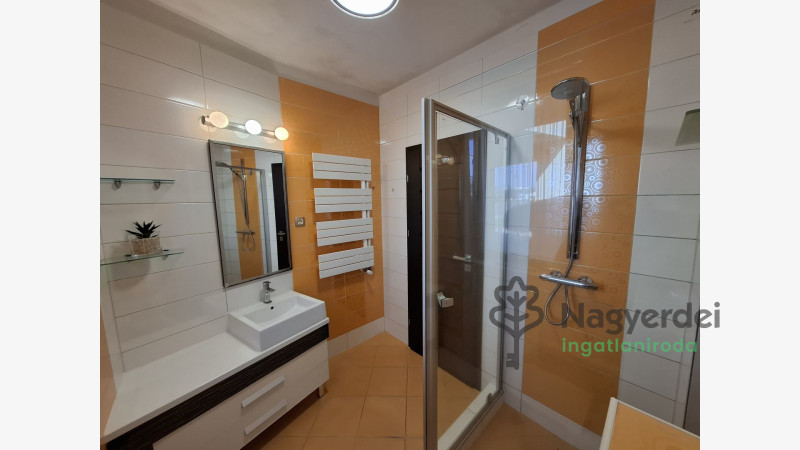 Debrecen, Husztikert, Ház, családi ház  