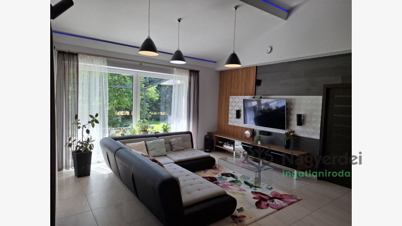 Debrecen, Husztikert, Ház, családi ház  