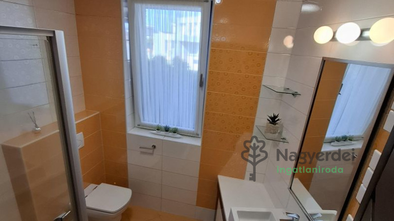 Debrecen, Husztikert, Ház, családi ház  