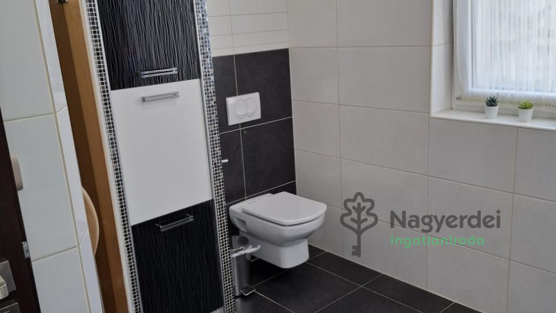 Debrecen, Husztikert, Ház, családi ház  