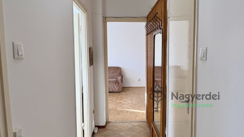 Debrecen, Nagyerdőalja, Lakás, tégla lakás  