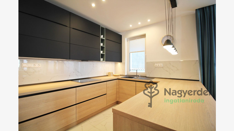 Debrecen, Nagyerdőalja, Ház, családi ház  